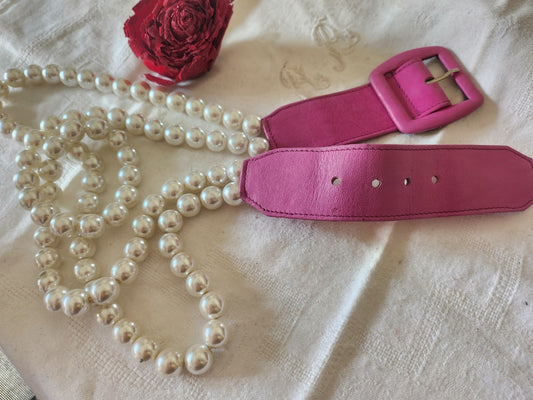 Ceinture ancienne vintage perlé rose barbie kitch trés typée  70 cm à 76 cm A4
