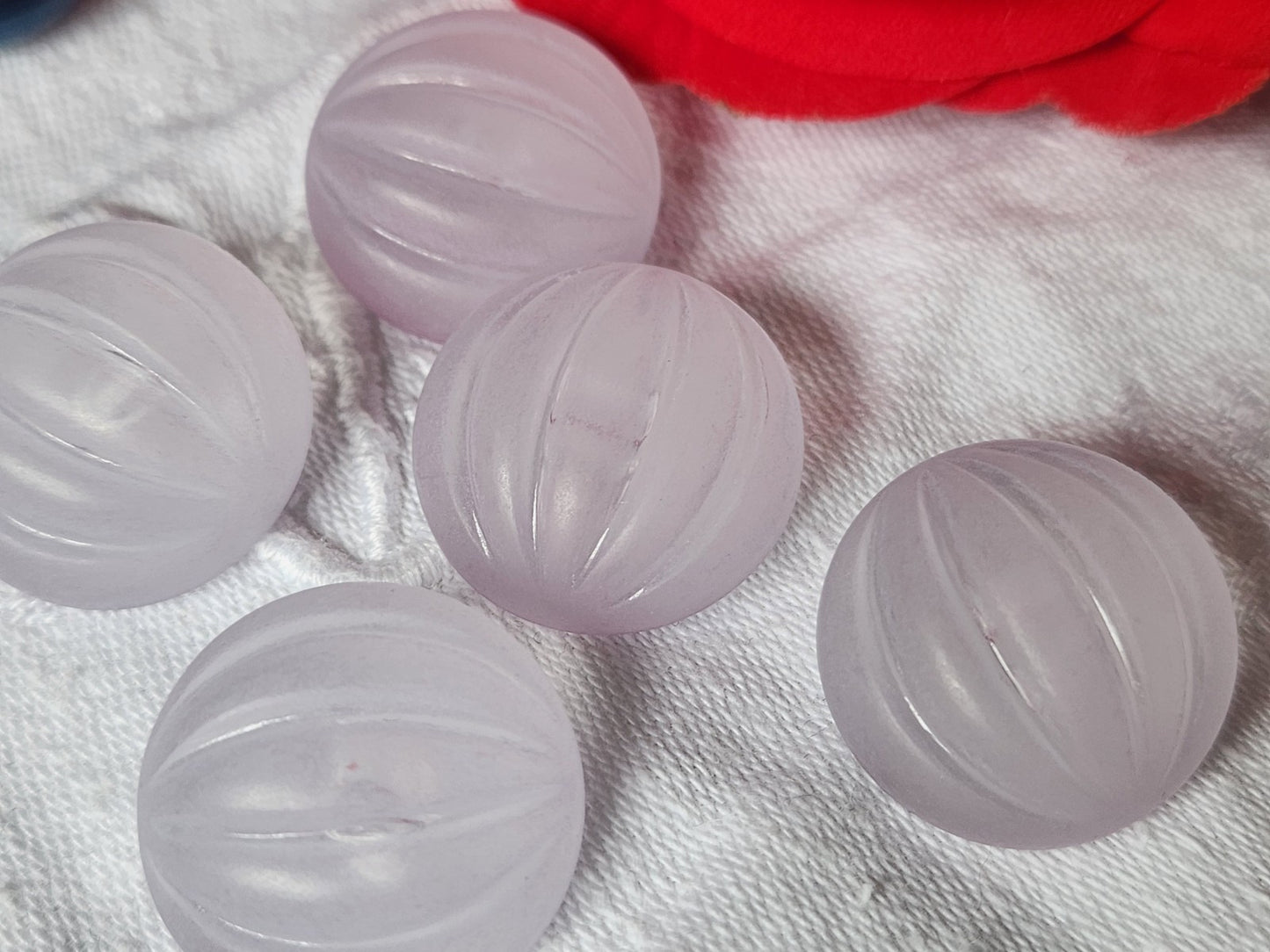 Lot 5 gros boutons vintage violet bord mat bombé pied 2,3 cm ref 1917