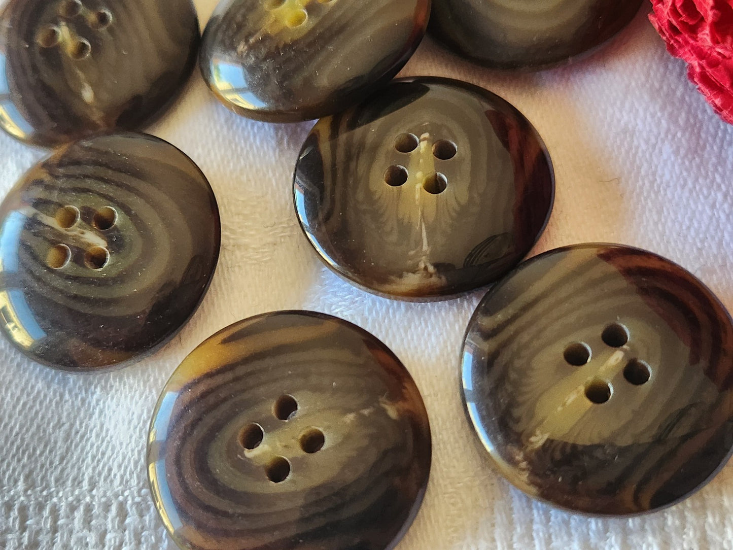 Lot 7 gros  boutons vintage marron veiné à trous 2,5 cm ref 5214