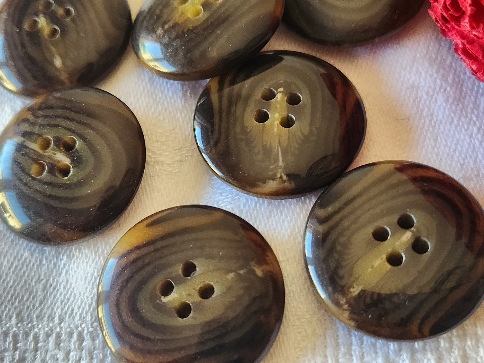 Lot 7 gros  boutons vintage marron veiné à trous 2,5 cm ref 5214