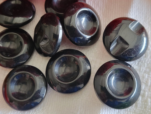 Lot 9 boutons vintage noir à pied travaillé diamètre 1,7 cm ref 1044