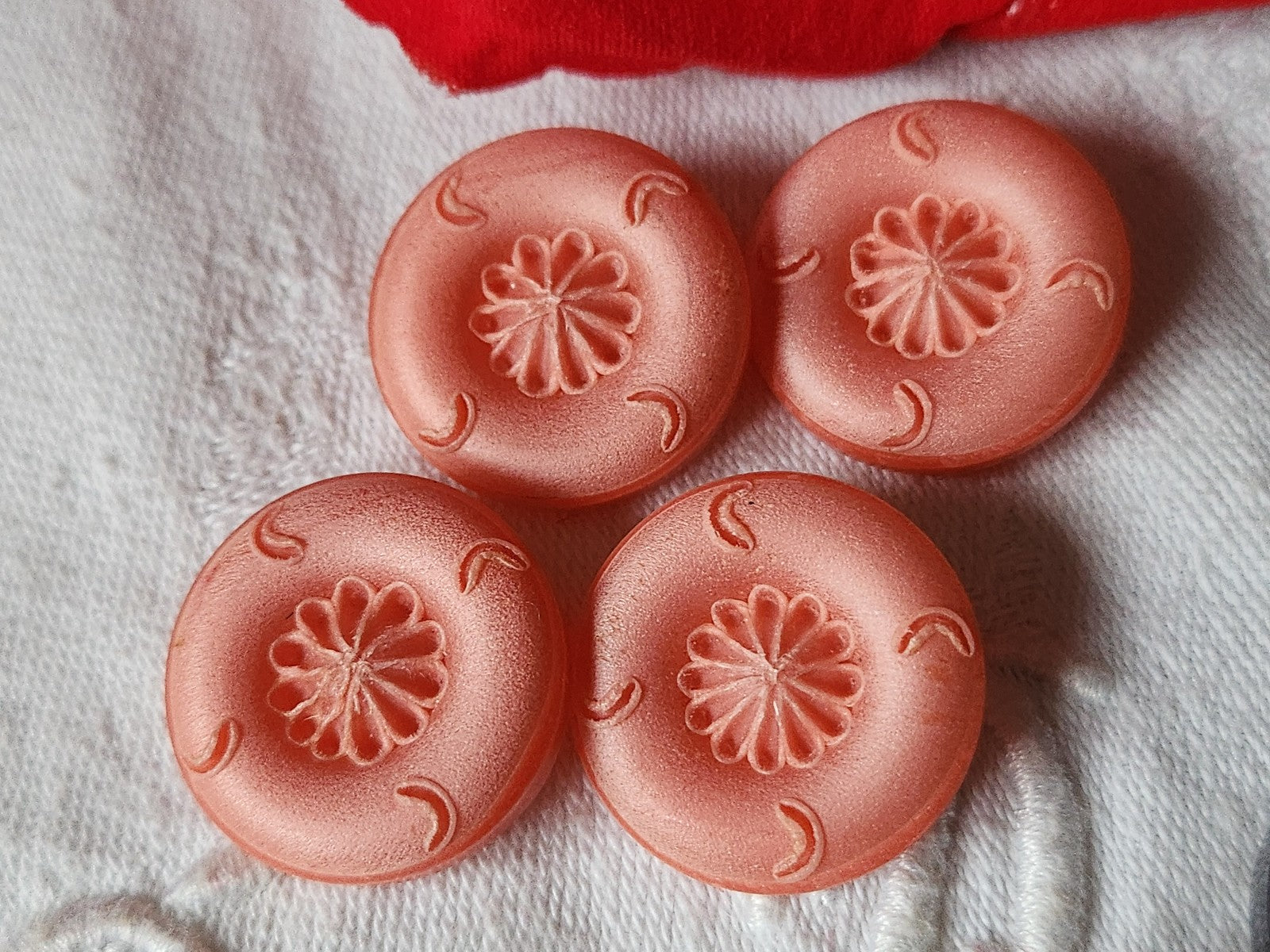 Lot 4 boutons vintage rose originaux 2,2 cm pied ref 2208