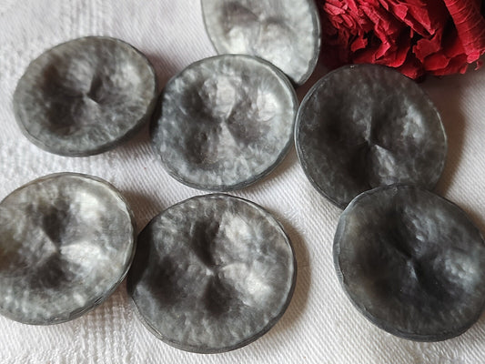 Lot 6 gros boutons vintage gris effet martelé  pied 3,3 cm manteaux ref 864