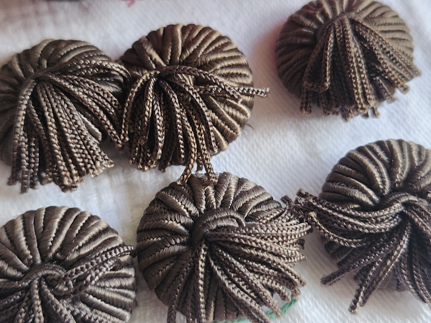 Lot 6 boutons anciens vintage passementerie  pendant 2,2 cm ref 1322