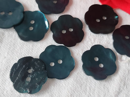 Lot 9 boutons vintage en nacre bleu/vert  fleur trous 2 cm ref 1309