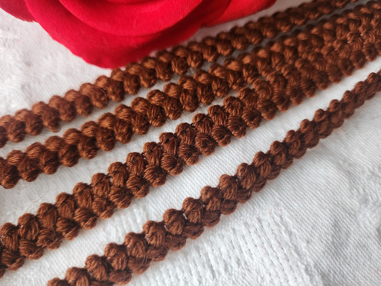 Galon vintage marron 5 mètres sur 1 cm  A2
