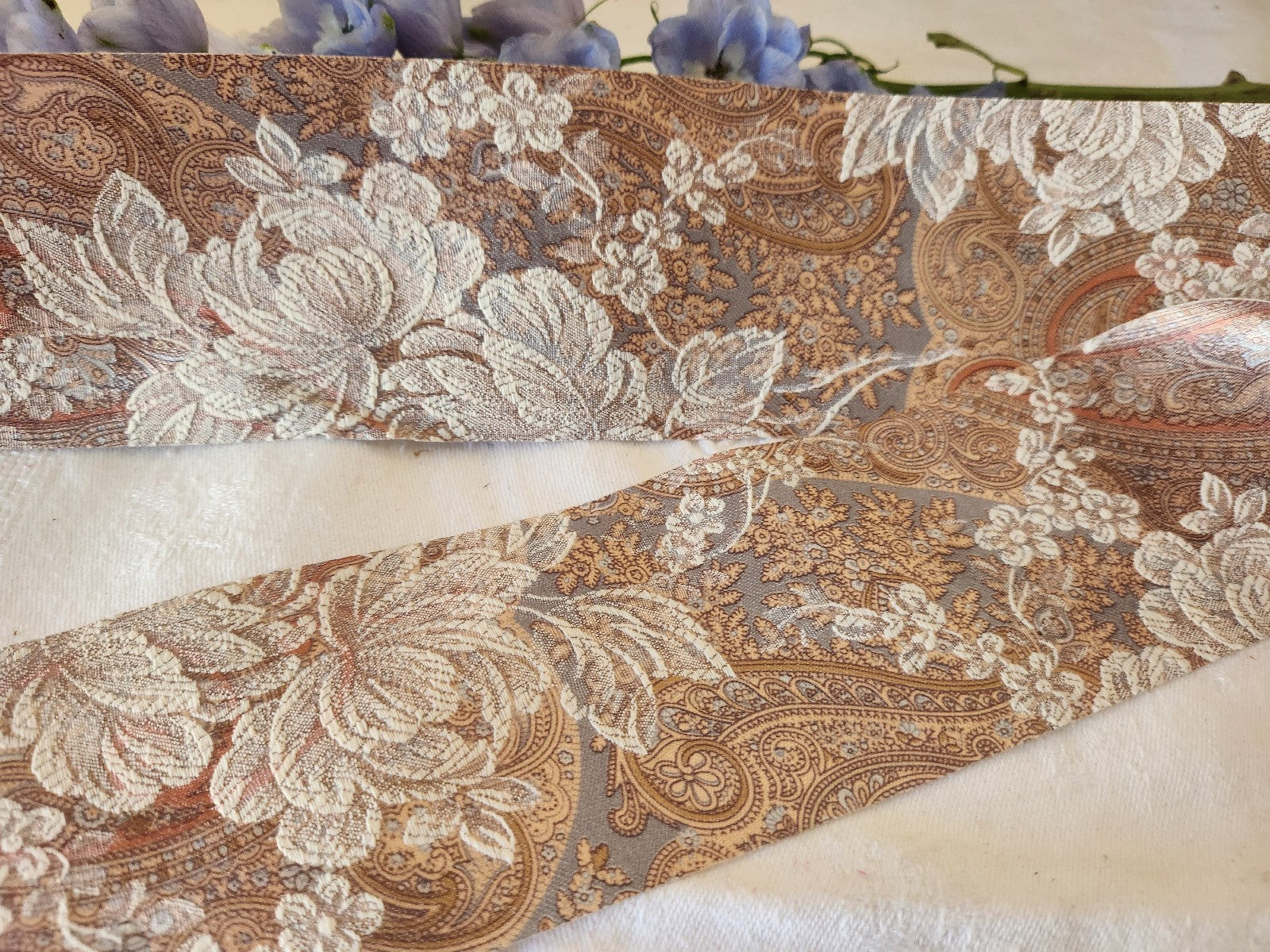 Large galon ruban vintage motif relief 6,6 cm 4 métres 20 superbe B9