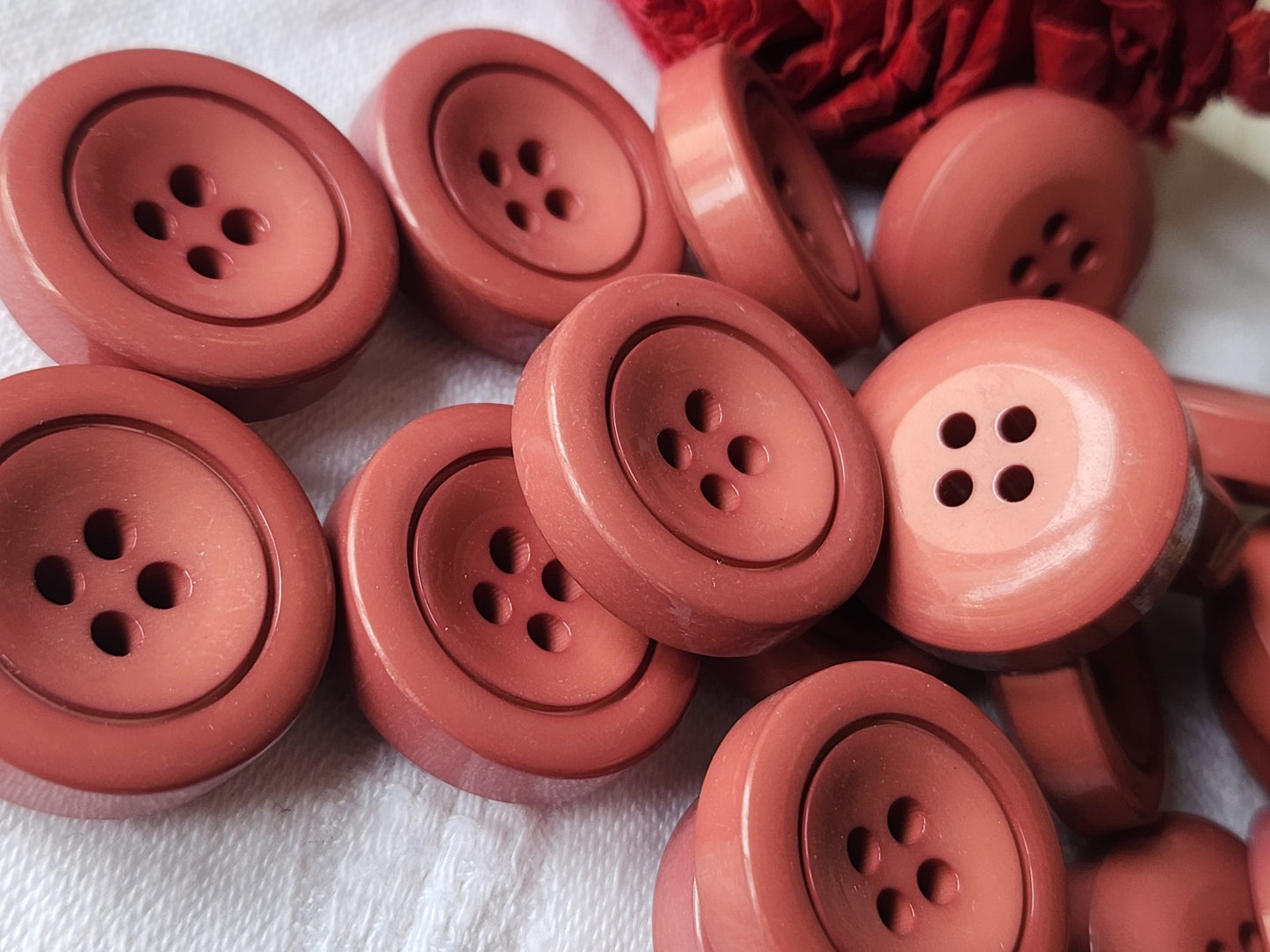 Lot 8 épais boutons vintage rosé/marron trous 2,4 cm lourd ref 3758