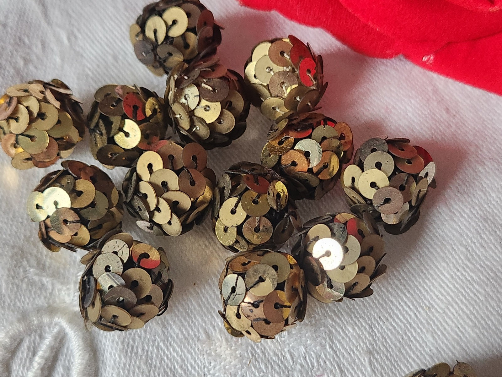 Lot 6 boutons anciens boule de sequin 1,4 cm ref 1535