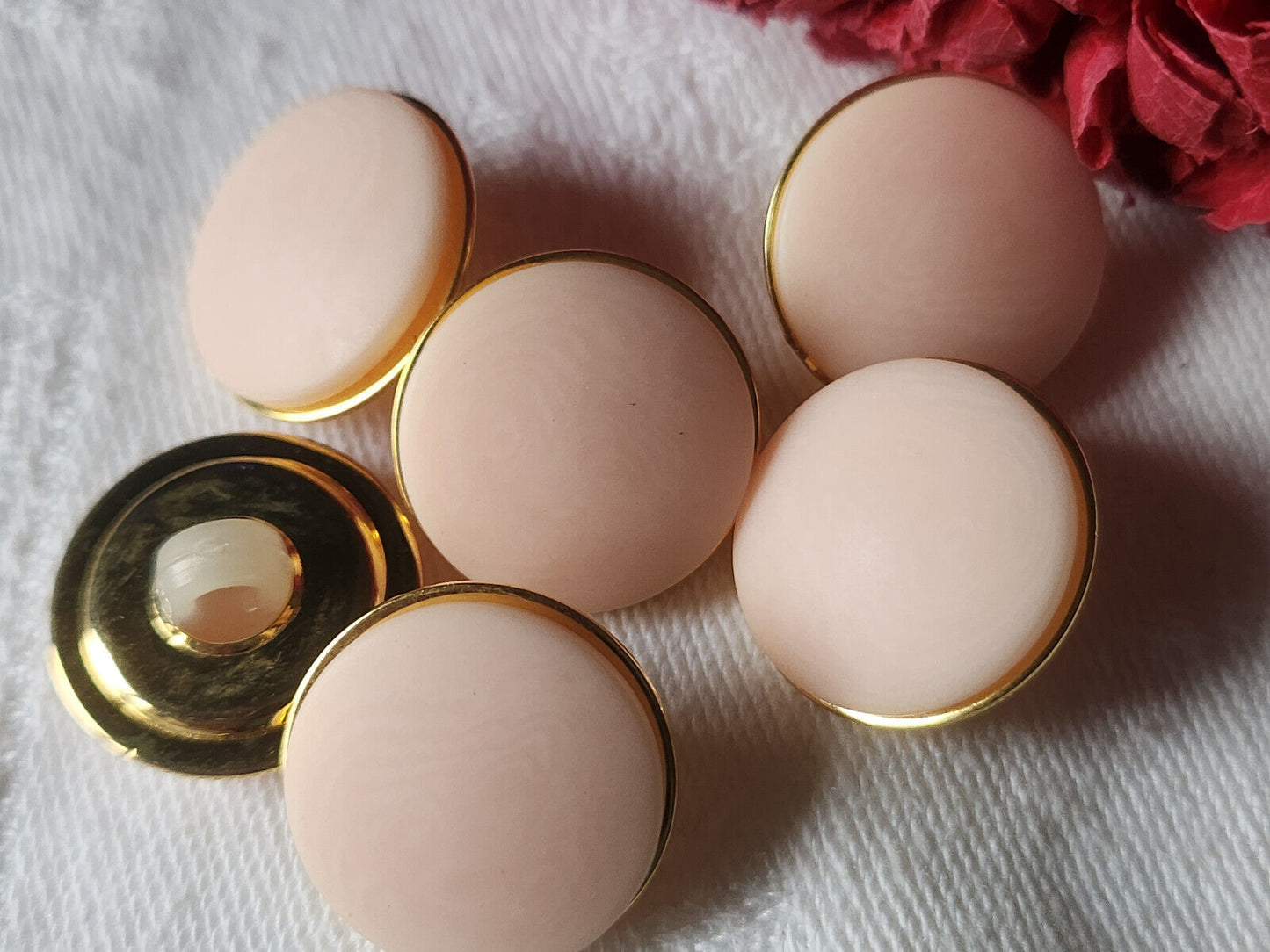 Lot 6 boutons vintage rose veiné mat à pied metal doré 1,8 cm ref 1358