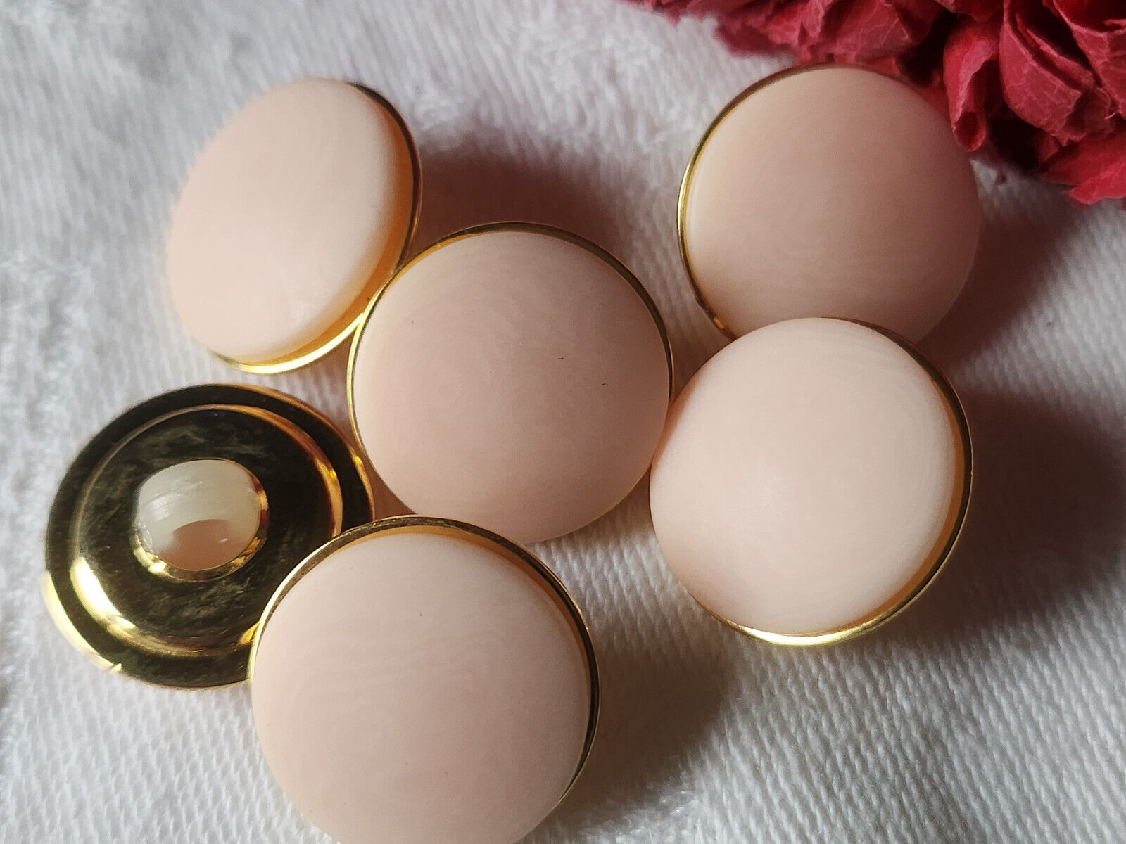 Lot 6 boutons vintage rose veiné mat à pied metal doré 1,8 cm ref 1358