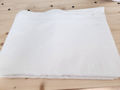Ancien drap petit monogramme HK jour tiré B5