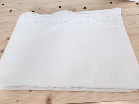 Ancien drap petit monogramme HK jour tiré B5