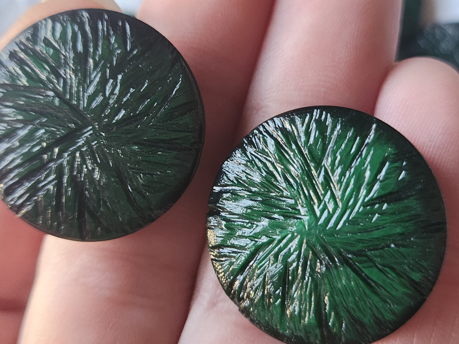 Lot 6 gros boutons vintage vert pétillant texturé pied plat 2,7 cm  ref 0071