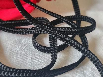 Galon vintage bordure noir  satiné 3 mètres sur 0,5 cm made in France  A3