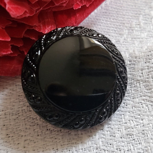 Bouton ancien en verre noir travaillé à pied diamètre 2,1 cm G11B