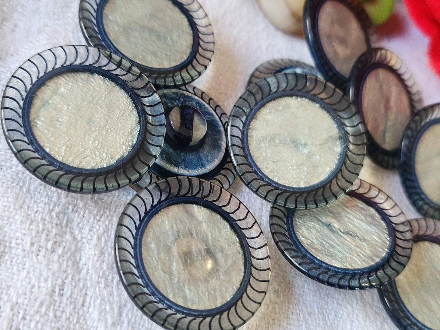 Lot 6 jolis boutons vintage bleu coeur satiné à pied 2,3 cm ref 6112