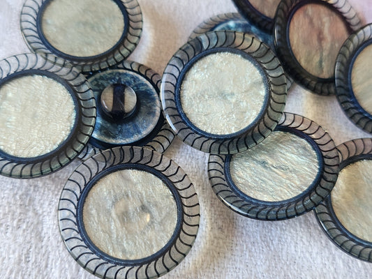 Lot 6 jolis boutons vintage bleu coeur satiné à pied 2,3 cm ref 6112