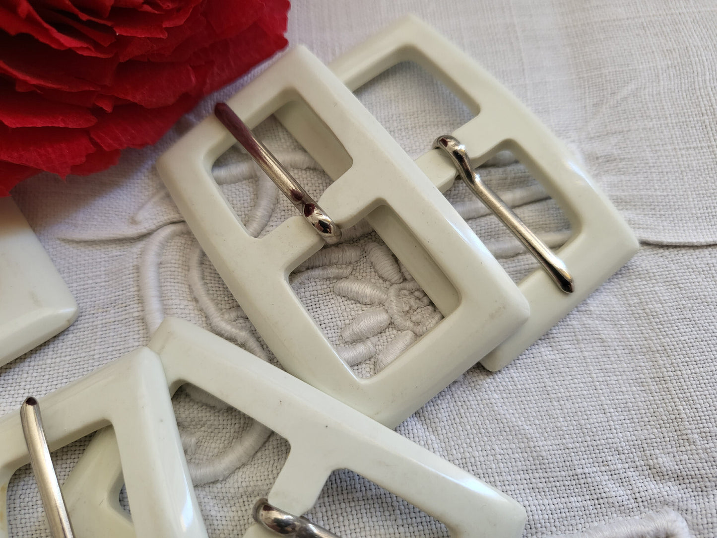 Duo boucles de ceinture vintage créme 2,8 sur 5,1 cm  ME4-10