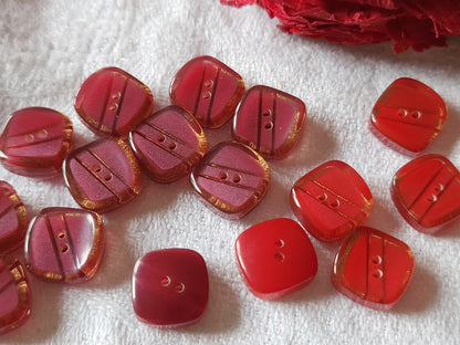 Lot 16 boutons vintage fushia et rouge 2 series mini trous 1,1 cm ref 2695