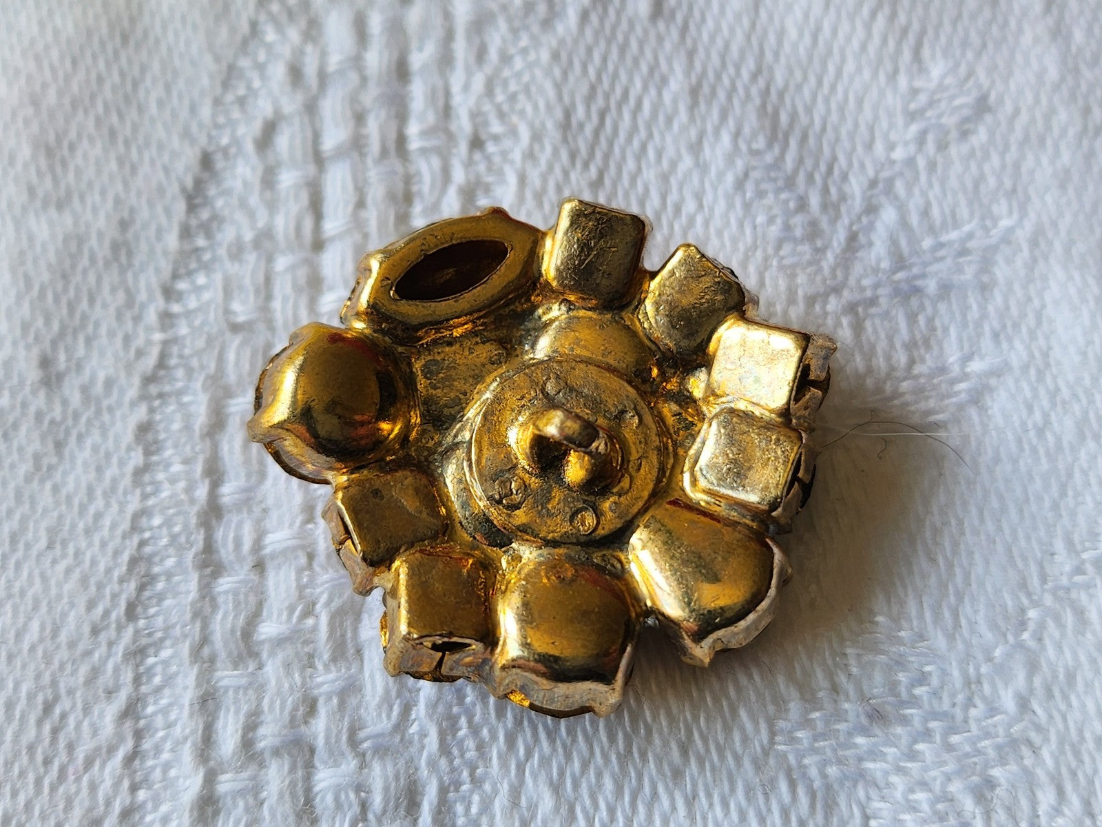 Haute couture gros bouton vintage metal strass verre  2,2 sur 2,4 cm ref 3174