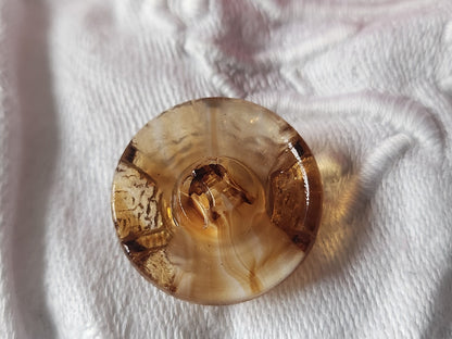 Gros bouton en verre marron caramel  ancien vintage  2,2 cm D13B