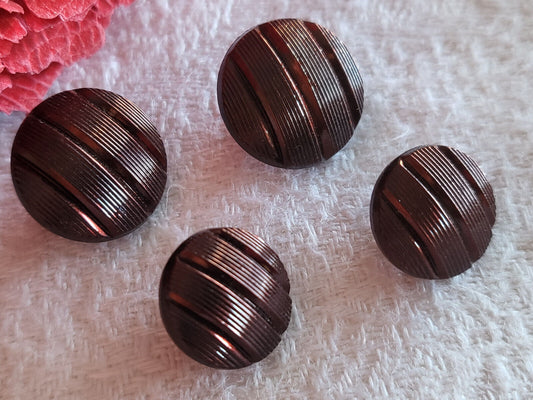 Lot 4 boutons anciens en  verre marron pied  1,1 et 1, 3 cm G10D