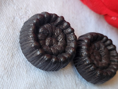 Duo gros boutons vintage marron résine pied 2,6 cm ref 2526