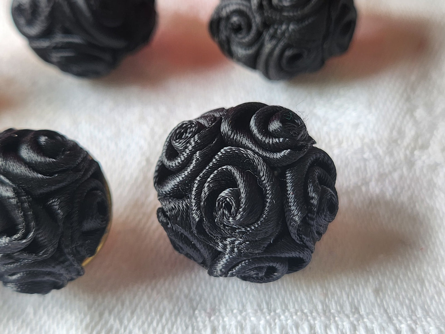 lot 6 boutons vintage noir passementerie fleur pied 1,8 cm ref 3554