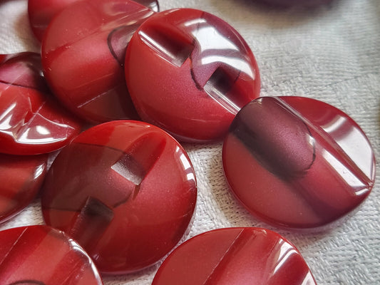Lot 6 boutons vintage motif relief rouge travaillé à pied  2,2 cm ref 5220