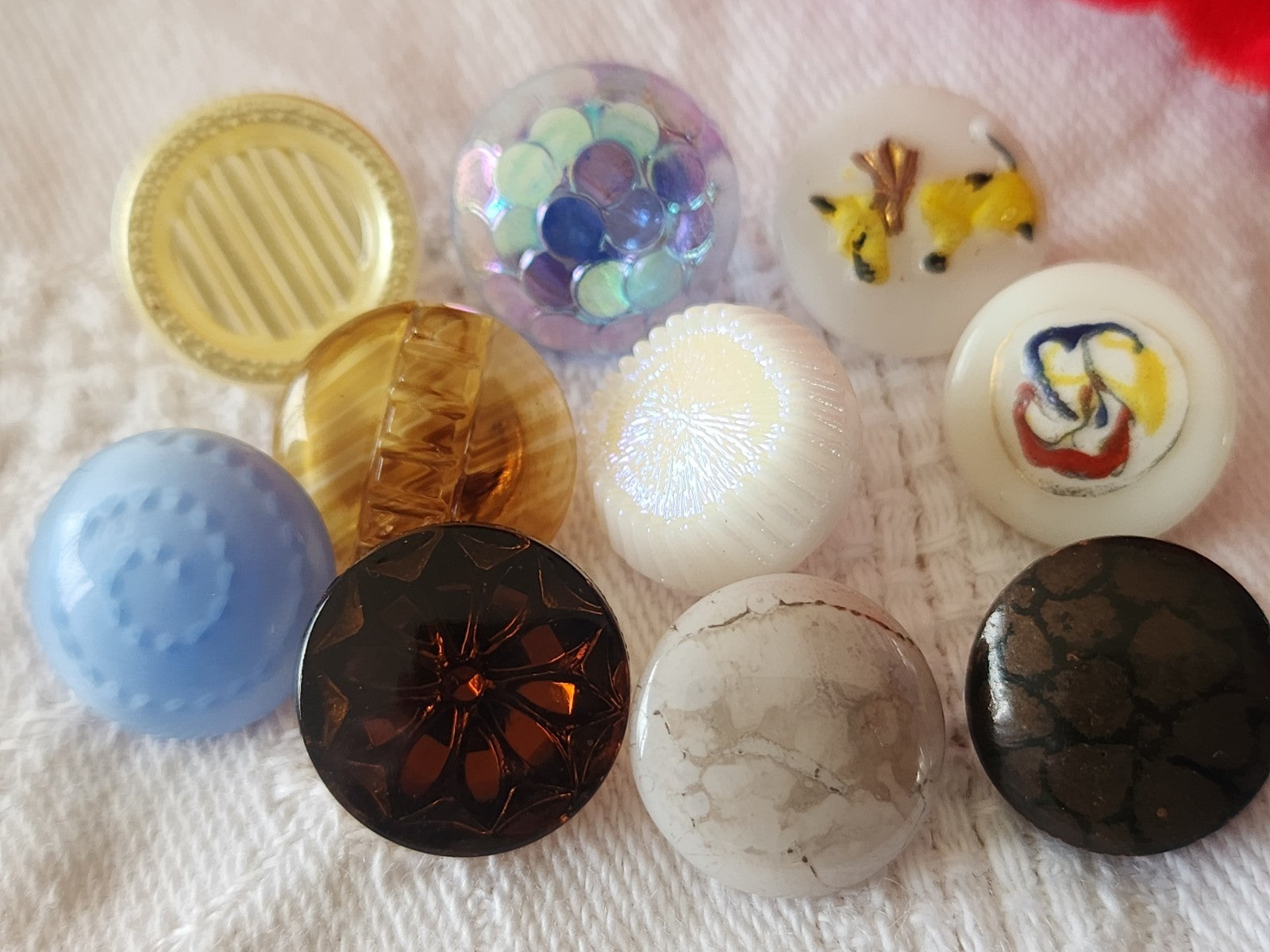 Lot 10 boutons anciens en verre multicolore  panaché 1,3/1,4  cm ref 3972