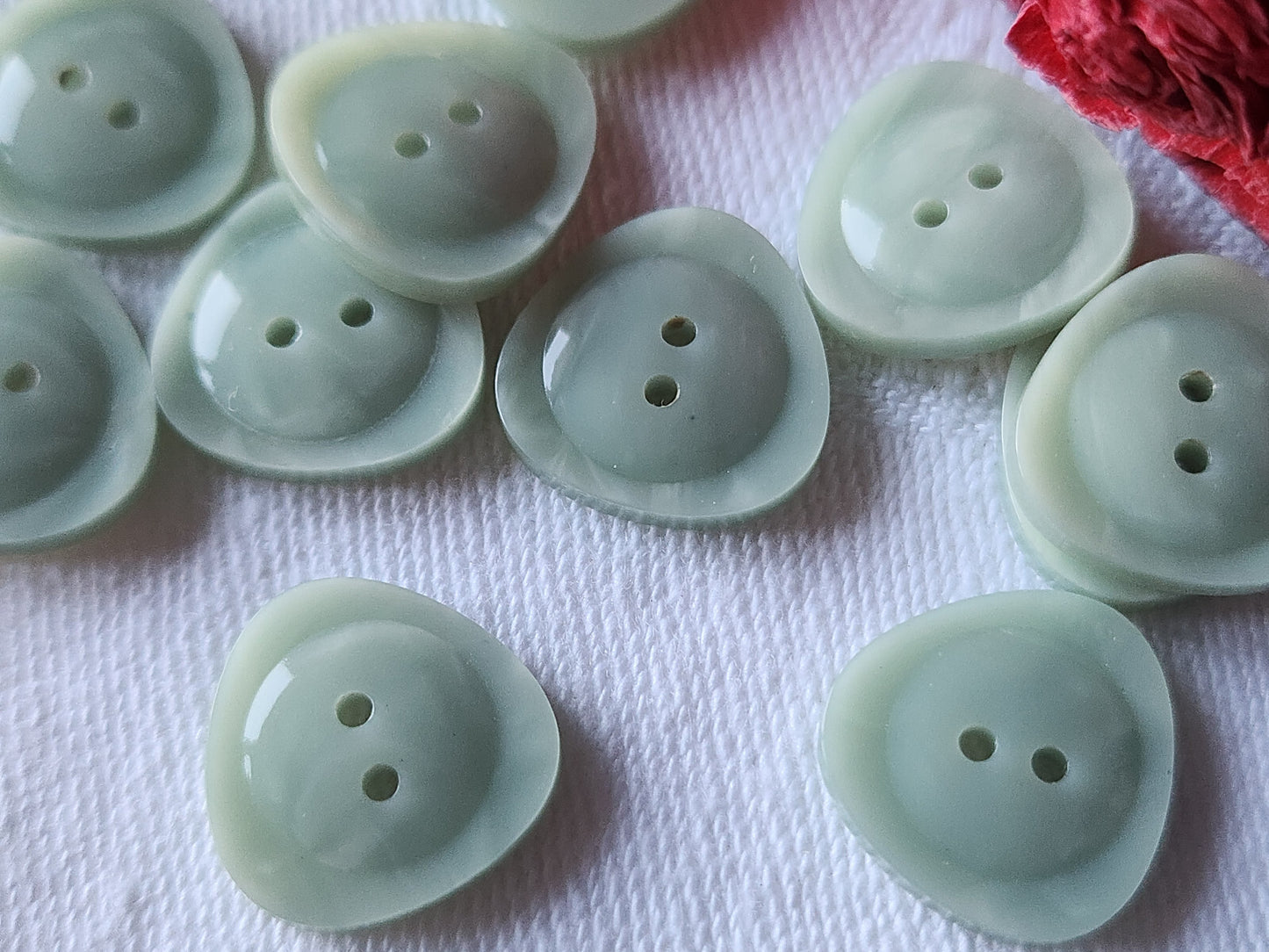 Lot 12 petits boutons vintage bleu triangle 1,5 cm ref 4935