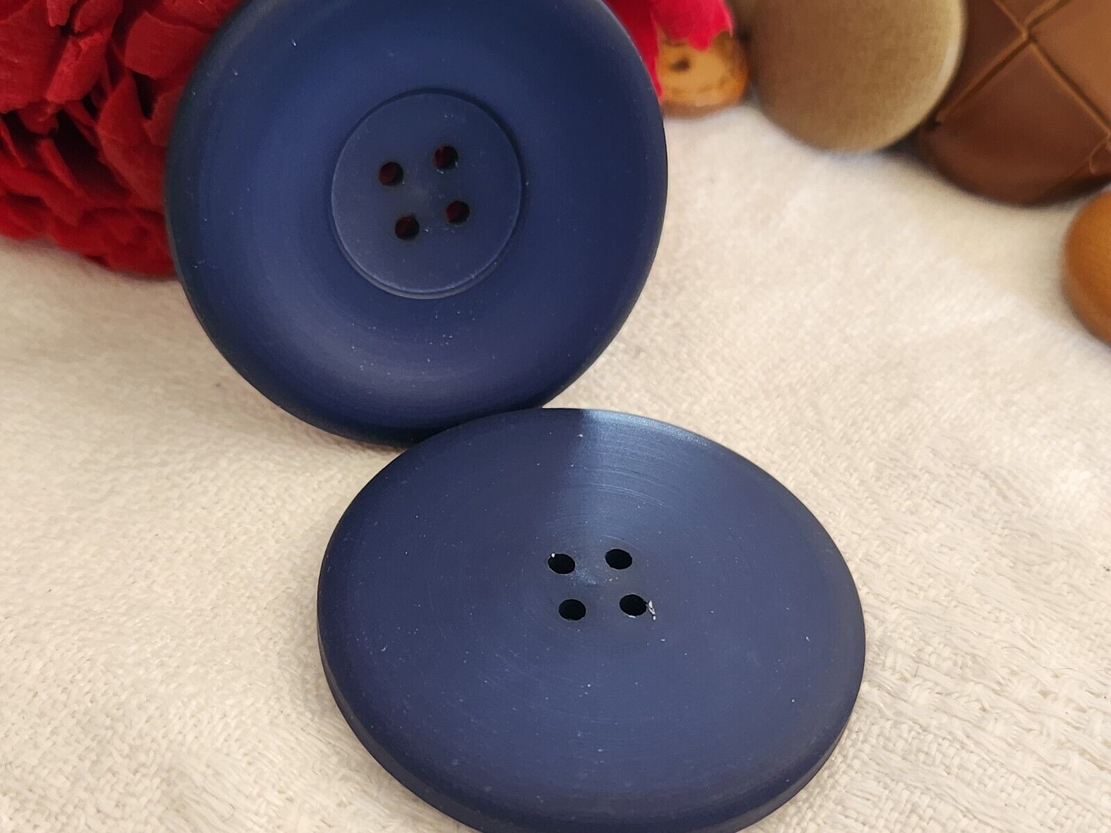 Duo énormes boutons vintage bleu à trou mat 3,8 cm ref 2614