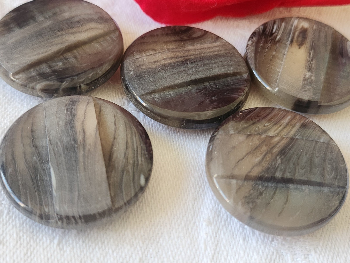 Lot 5 gros boutons vintage marron mat/ lumineux  2,8 cm pied ref 4816