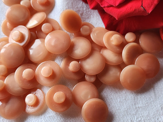 Lot 20  boutons vintage rose saumon 1,4 cm pied ref 1845