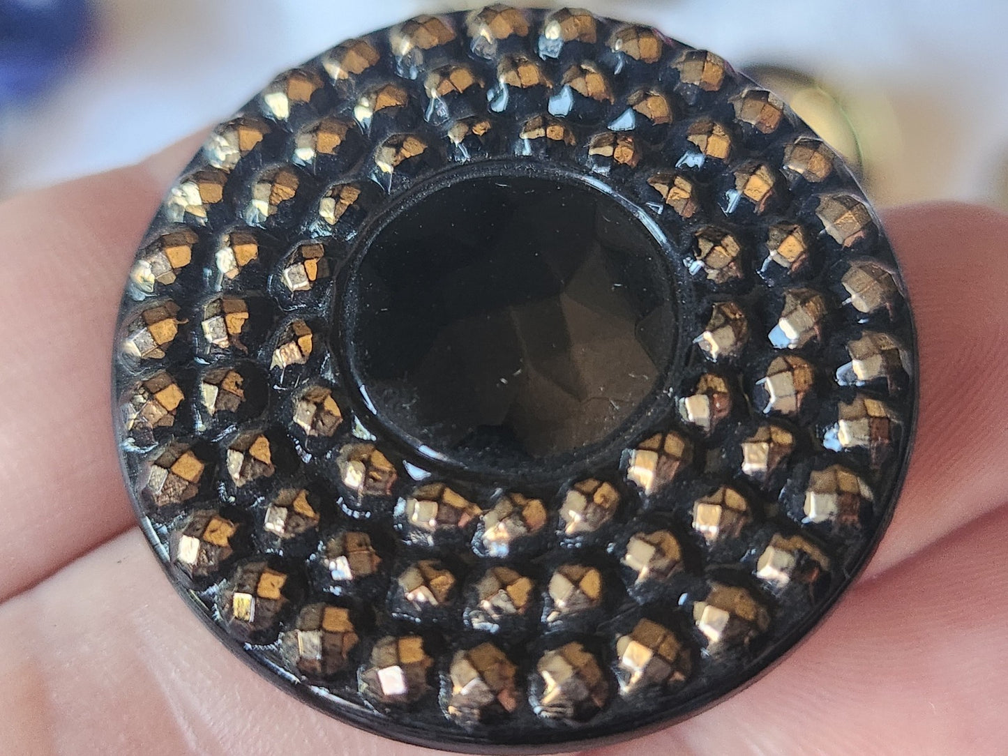 Enorme bouton ancien en verre noir doré picot 3,7 cm D11K