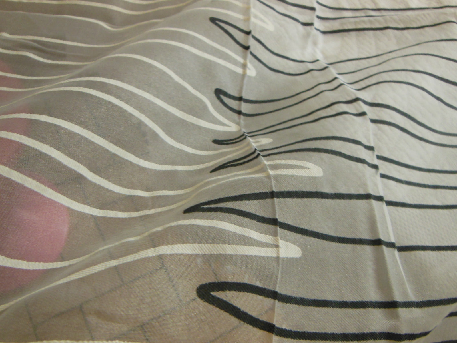 Coupon tissu voilage  zig zag blanc noir 98 cm sur 1 m 09 B3