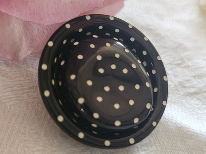 Collection  gros bouton ancien noir point blanc dos avec vis 2,6 cm ref 3165