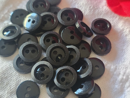 Lot 35 boutons vintage petits noir à trous classique 1 cm ref 6151