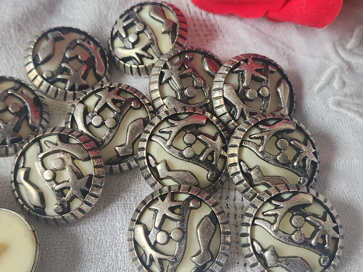 Lot 5 gros boutons vintage poisson metal coeur irisé pied lourd ref 5807