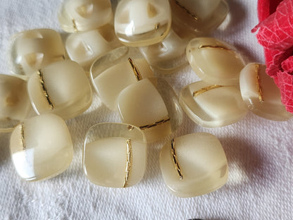 Lot 6 élégants boutons vintage inclusion beige doré pied 1,5 cm ref 2222
