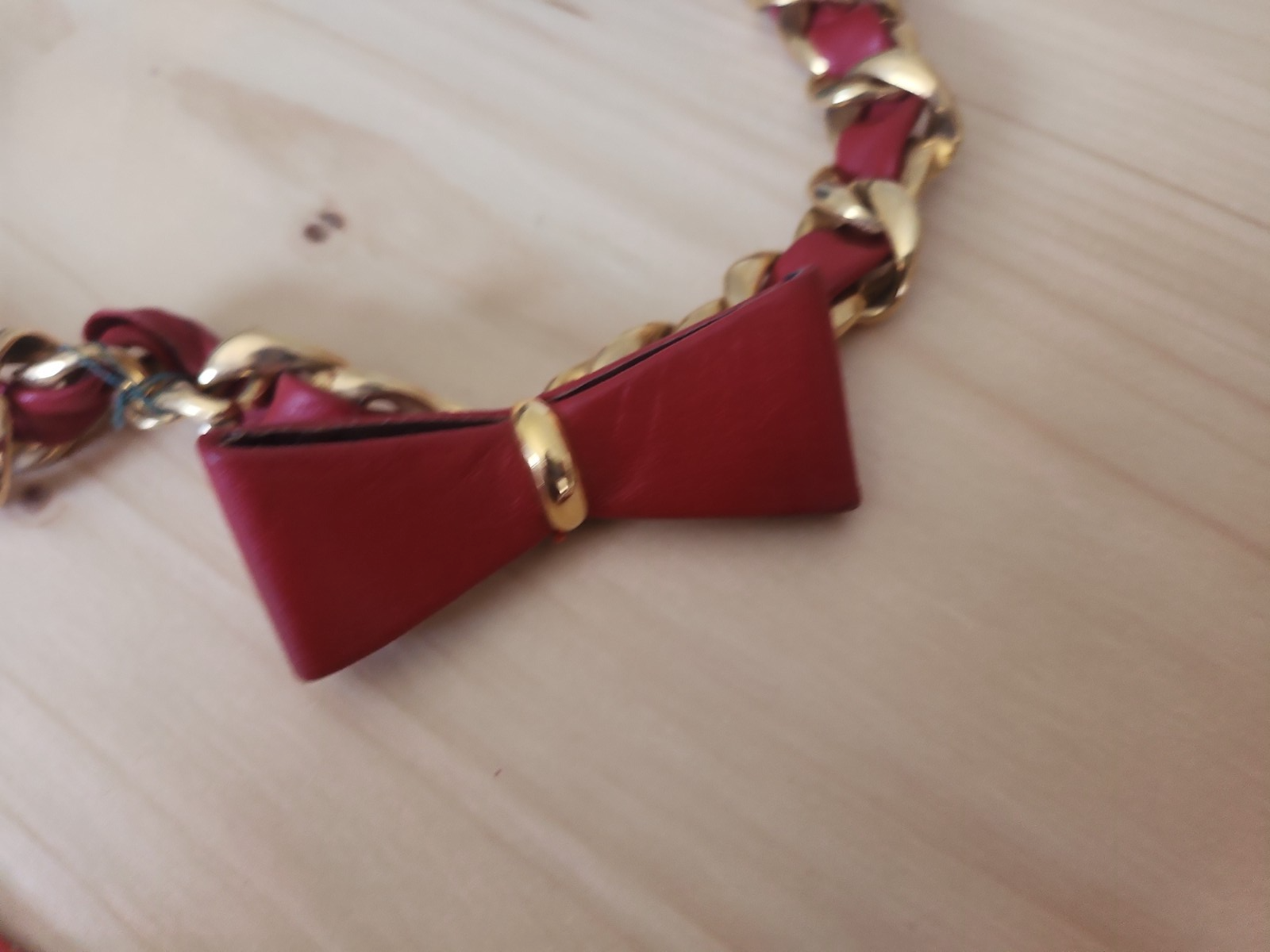 Ceinture ancienne vintage cuir rouge noeud métal doré  superbe