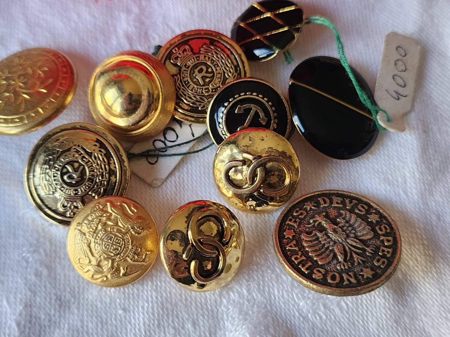 Lot 11 boutons vintage en métal  jamais utilisé 1,5 cm à 2 cm ref 3911