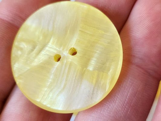 Lot 9 gros boutons vintage jaune blanc texturé diamètre 3,1 cm ref 1866