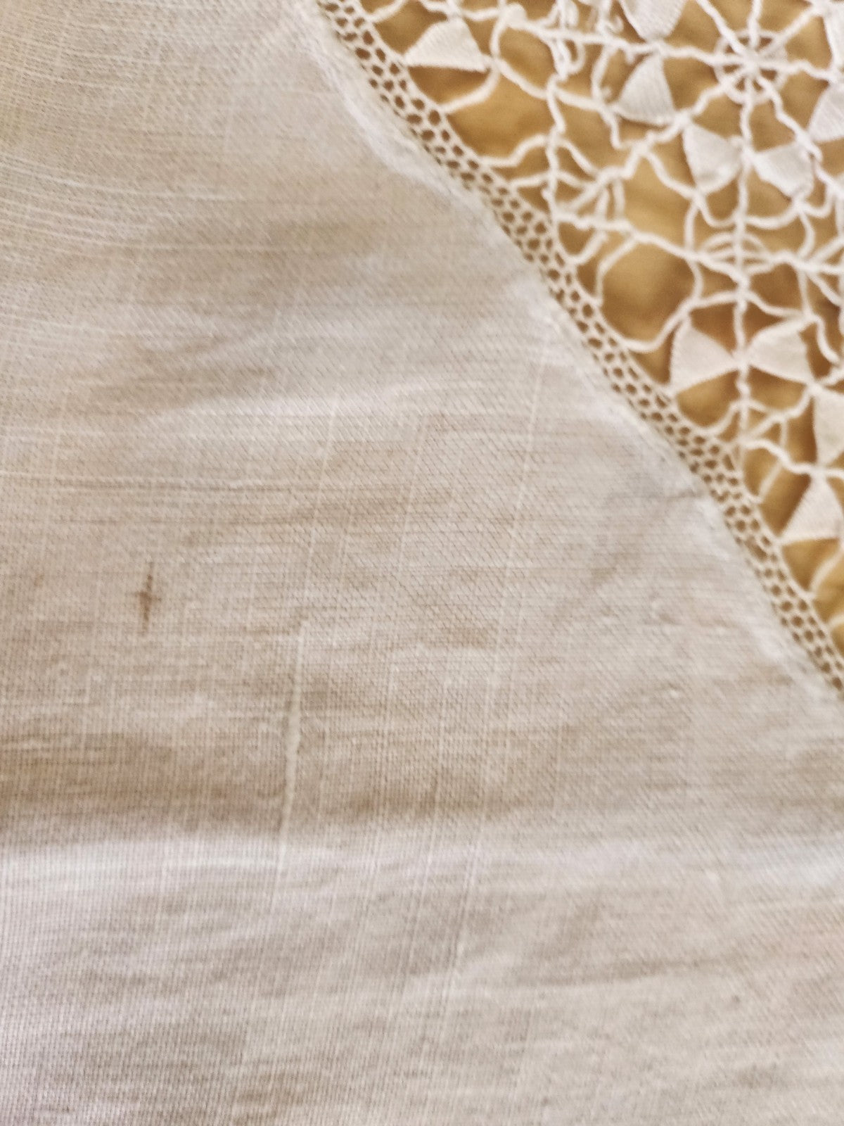 Ancienne nappe surnappe application jour  66 cm sur 88 B8