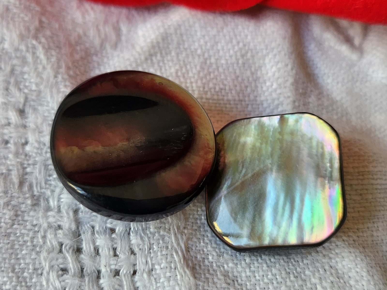 Duo boutons vintage en nacre sur pied 1,7 et 2 cm G19L