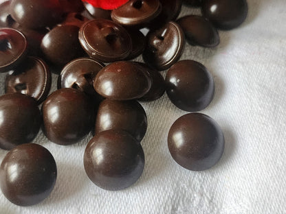 Lot 20 boutons anciens monture en metal marron 1,4 cm ref 913
