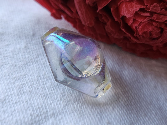 Bouton ancien en verre berlingot mordoré rose 1,8 sur 2,2 cm D12B