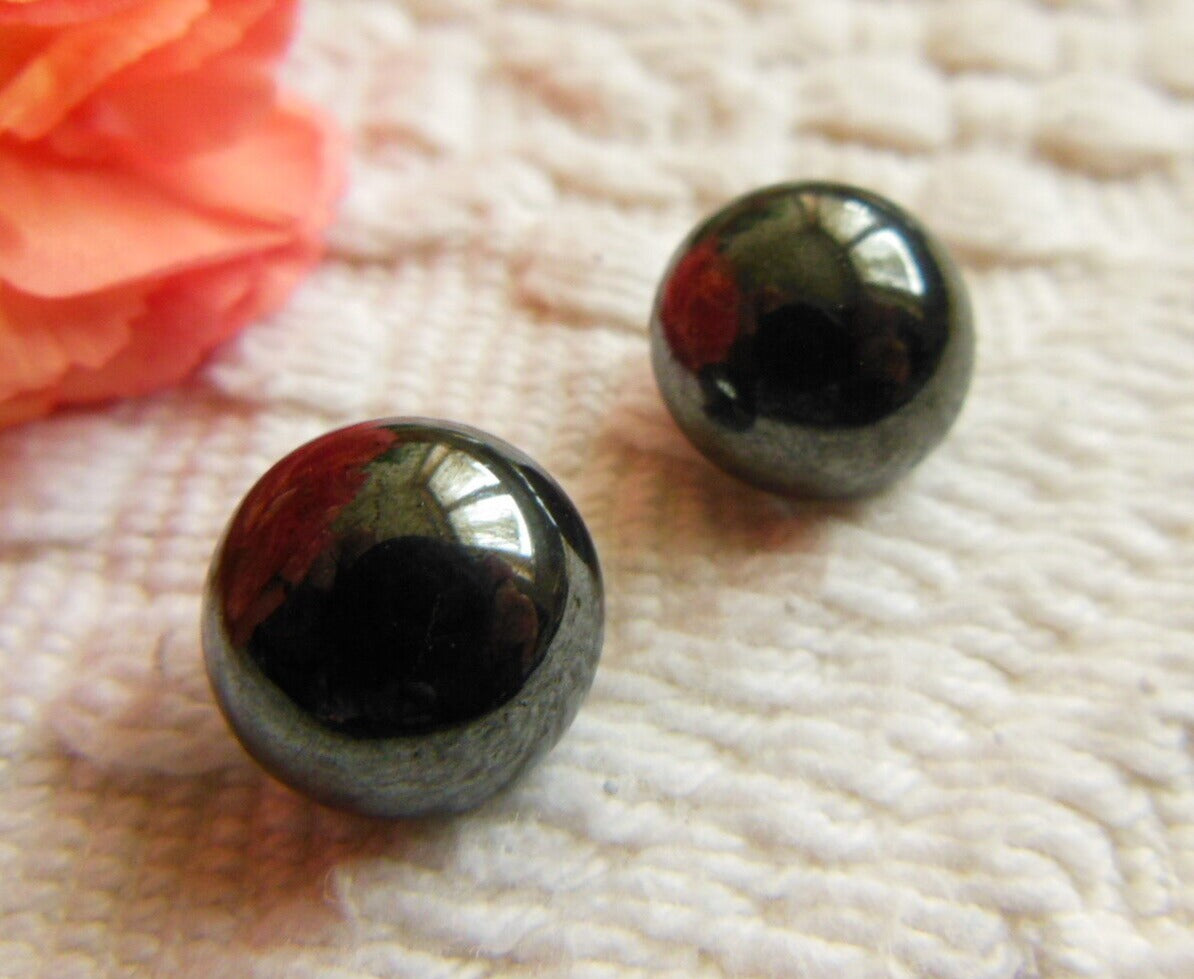 Duo boutons anciens verre demi sphère effet hématite  1,2 cm D13A