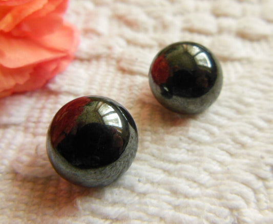 Duo boutons anciens verre demi sphère effet hématite  1,2 cm D13A